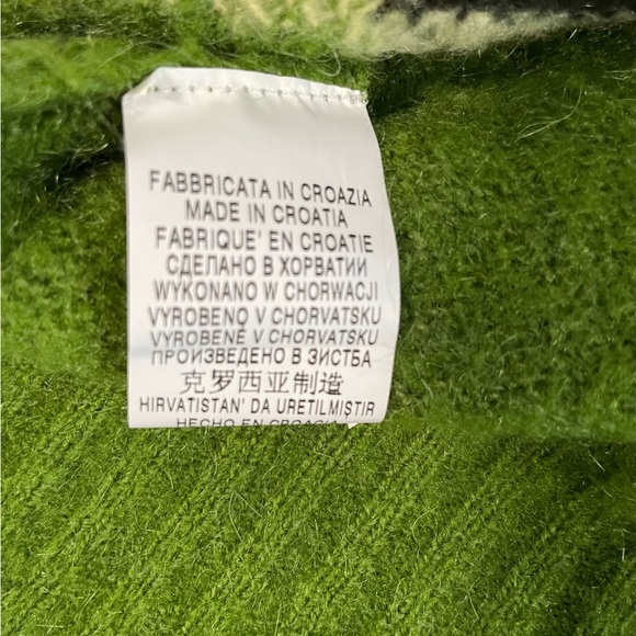 Benetton of Croatia women’s green argyle v-neck sweater - Picture 7 of 7